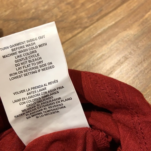 Hint of mint warm red lace bottom flowy tank top - Picture 7 of 10